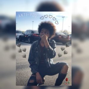 Meet your Posher, Sky